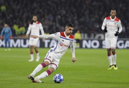 面对更具针 面对更具针